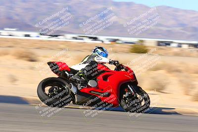 media/Jan-09-2022-SoCal Trackdays (Sun) [[2b1fec8404]]/Turn 8 (1045am)/